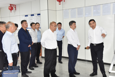 青岛市市南区区委书记王锋一行到俊源控股集团视察指导