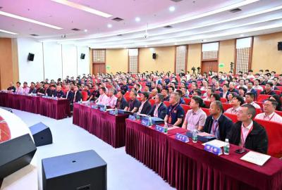 集团董事长苗广发参加哈工程材化学院创新发展大会